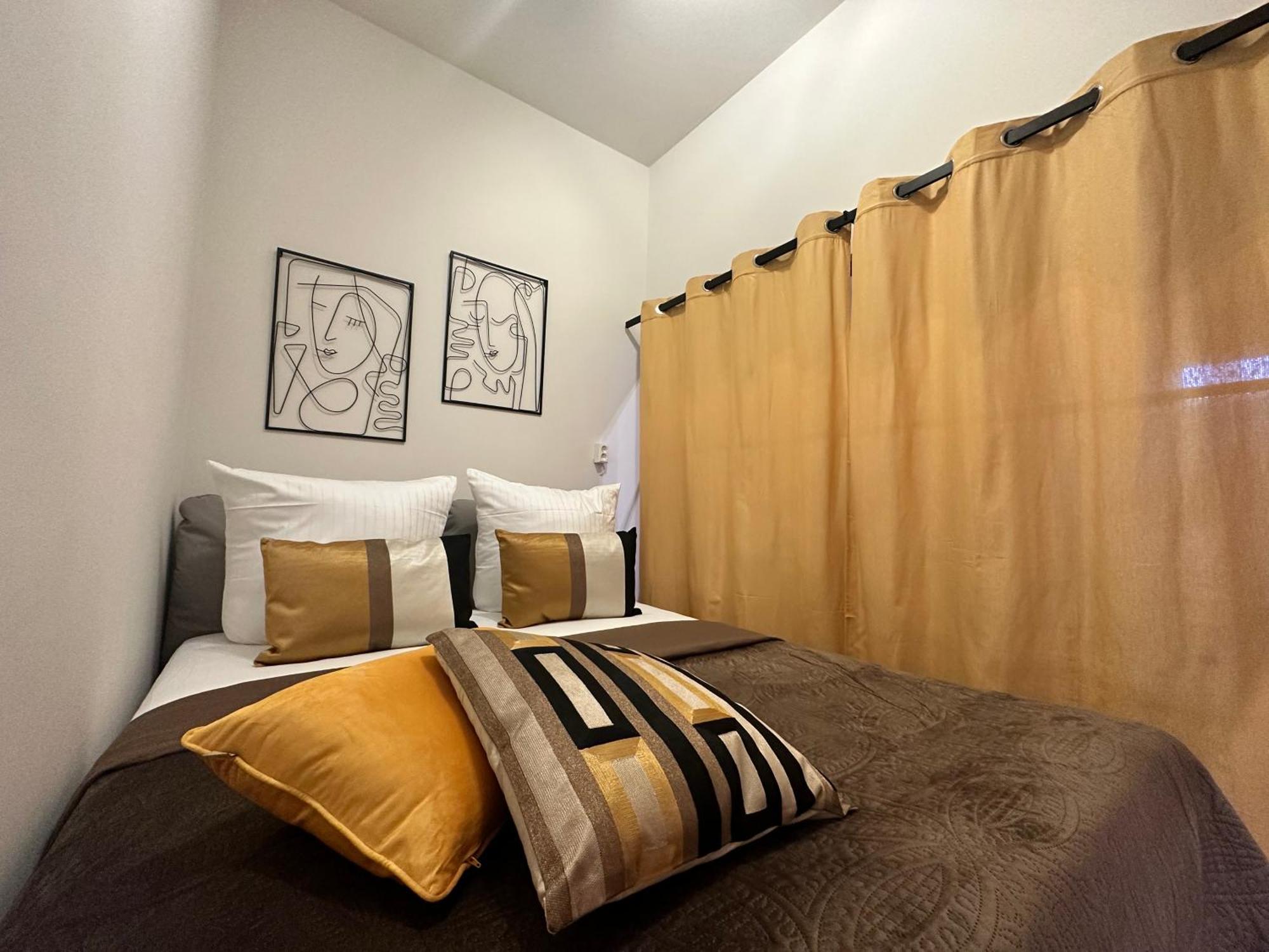 S331 - Luxurious Two Bedroom Duplex Apartment In Кёльн Экстерьер фото