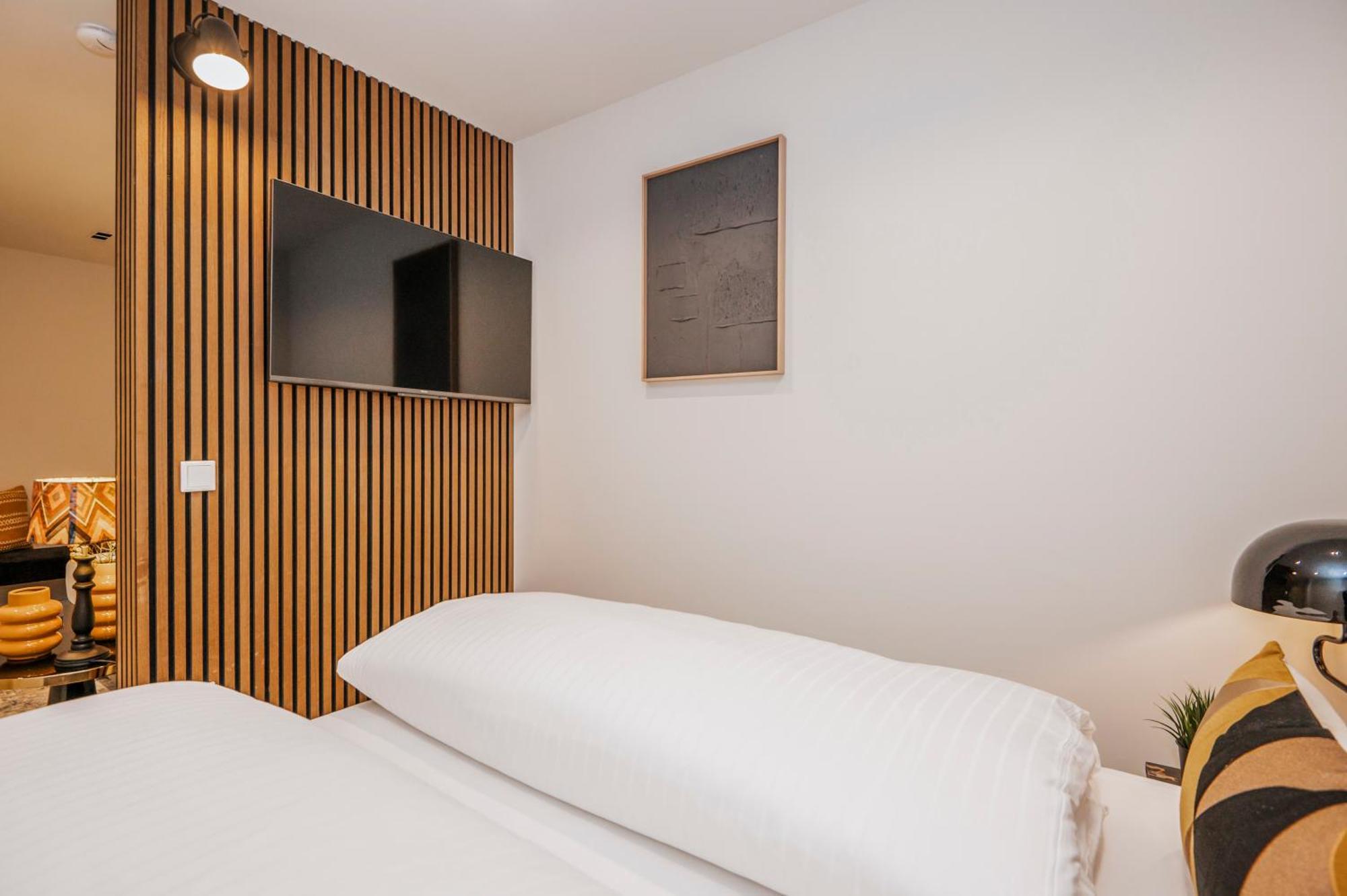 S331 - Luxurious Two Bedroom Duplex Apartment In Кёльн Экстерьер фото